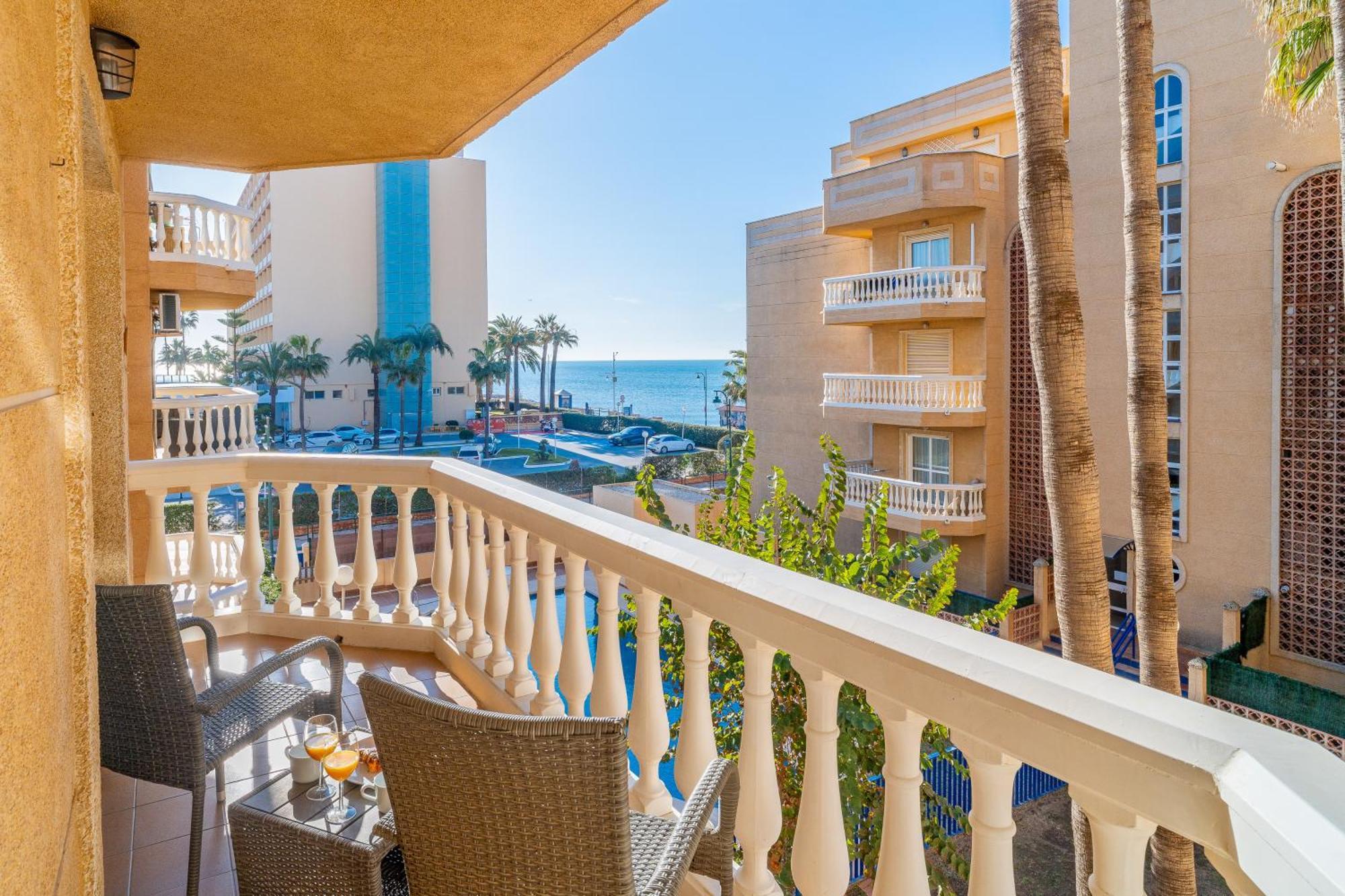 Casa Playa Guadalmar, Beautiful Apartment In Front Of The Sea, Wifi, Ac, Smart Tv, Private Parking Málaga Exterior foto